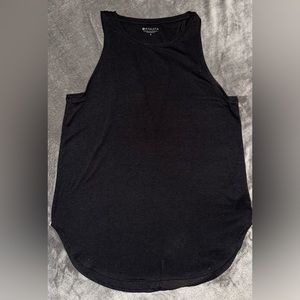 Athleta scoop hem tank top size small